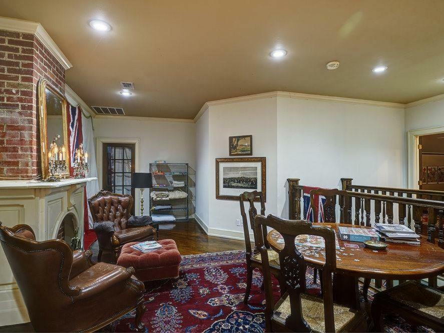 The English Merchant'S Inn Waxahachie Ngoại thất bức ảnh